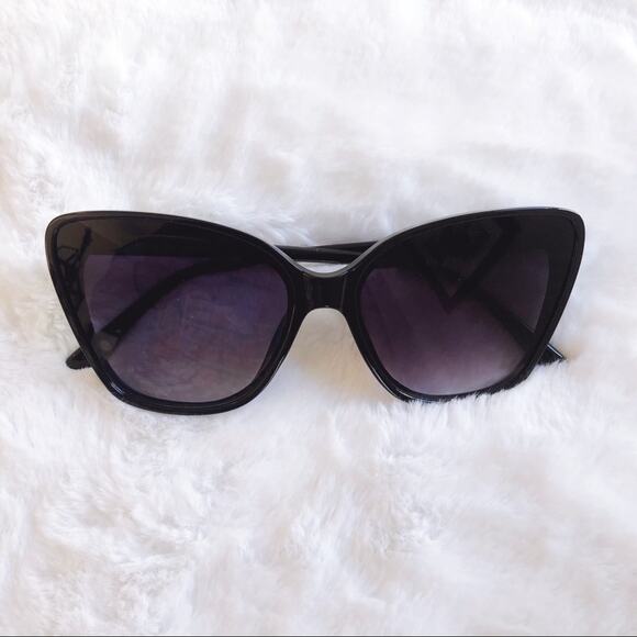 Stylens Accessories - Amelia Black Cat Eye Full Rim Sunglasses